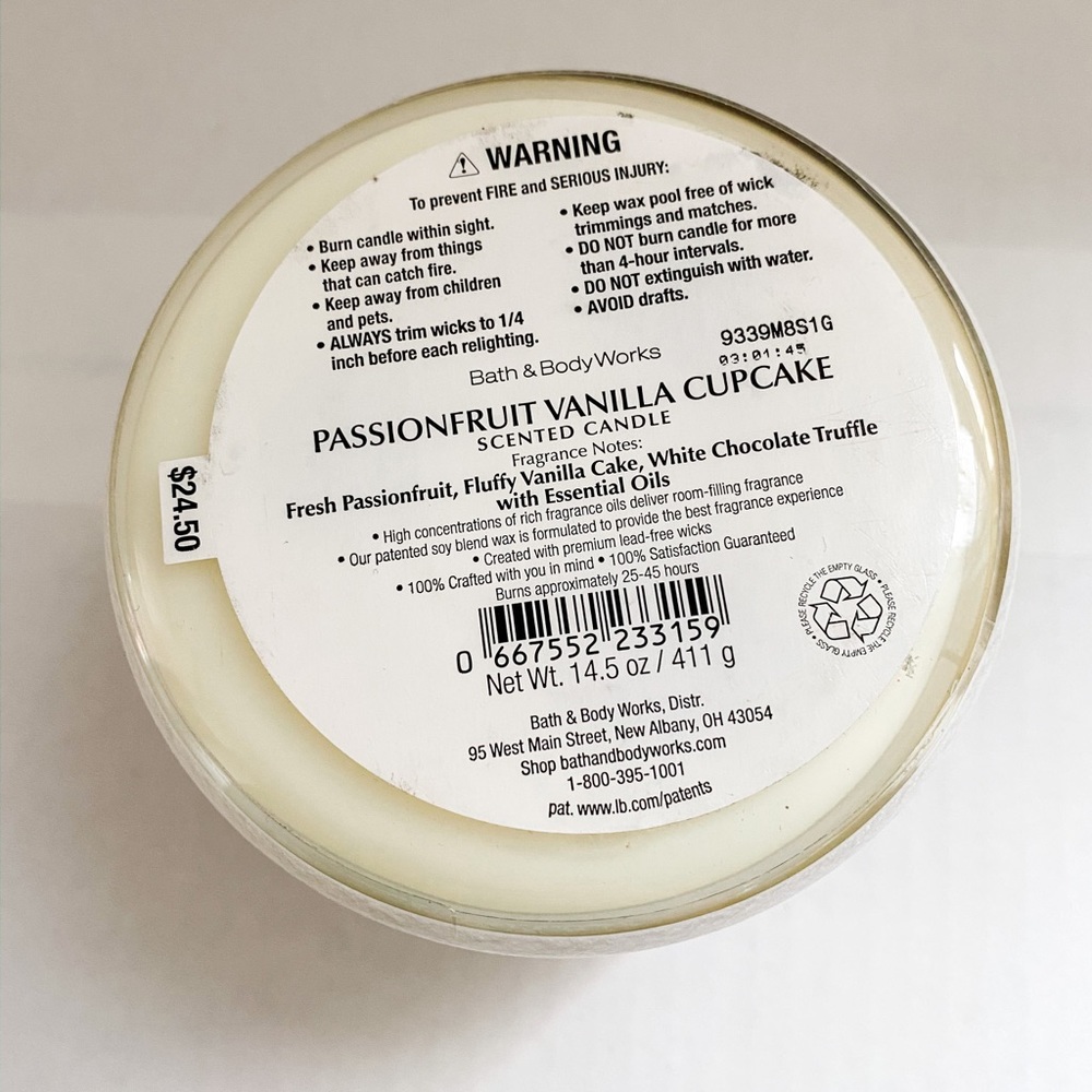 BBW passionfruit vanilla cupcake 3 wick candle - Picture 3 of 3